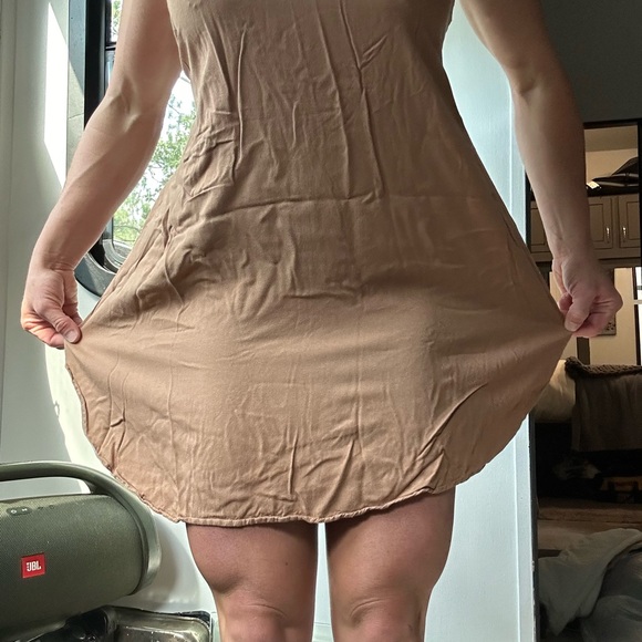 High-quality fabric summer dress - Picture 3 of 6